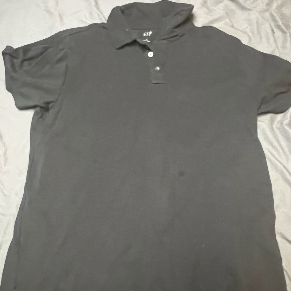 Large short sleeved gap polo shirt